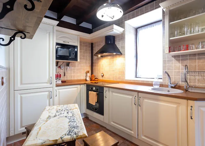 Adolfo 컨트리하우스 *